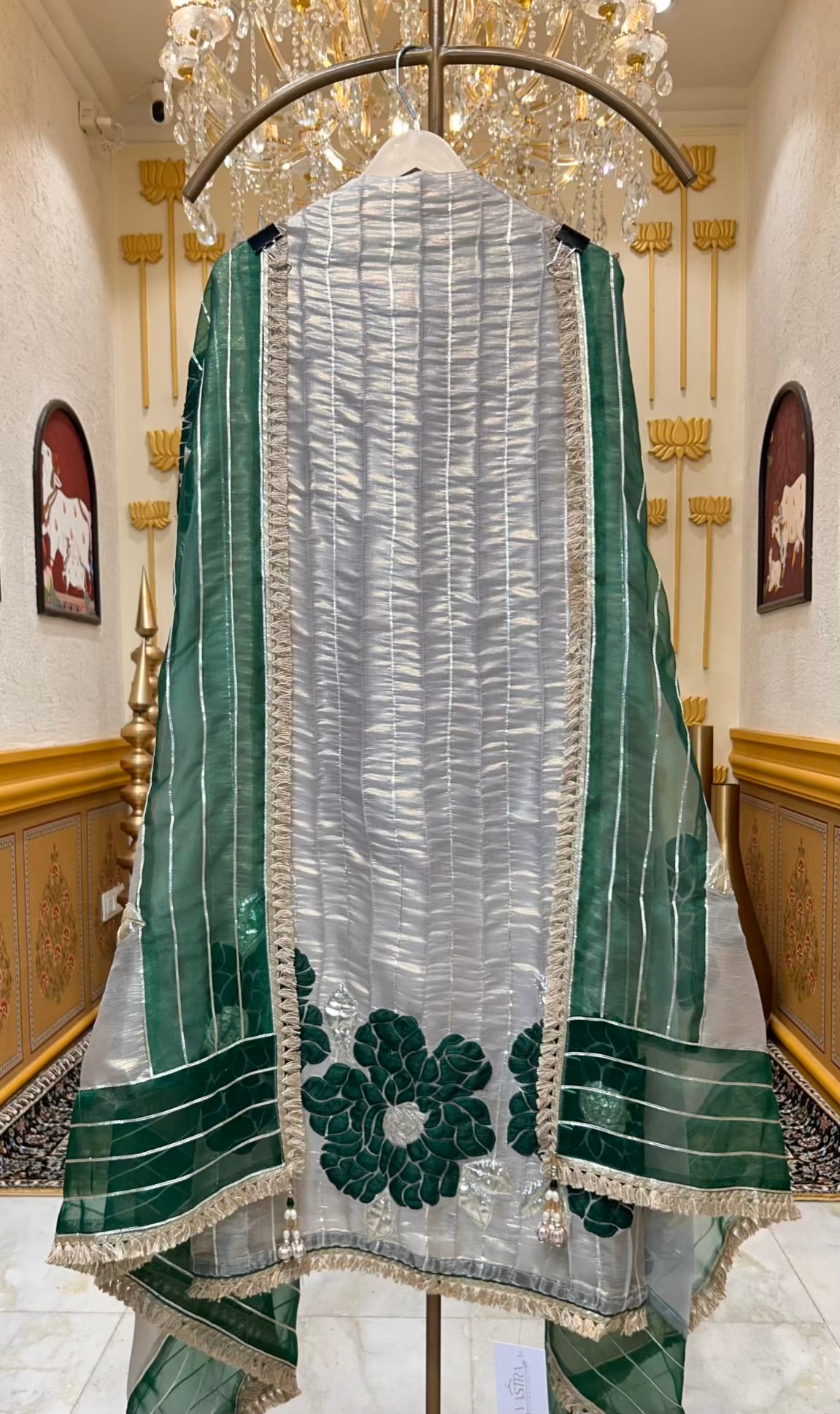 Ariyah Appliqué Élan Suit (Ivory & Green)