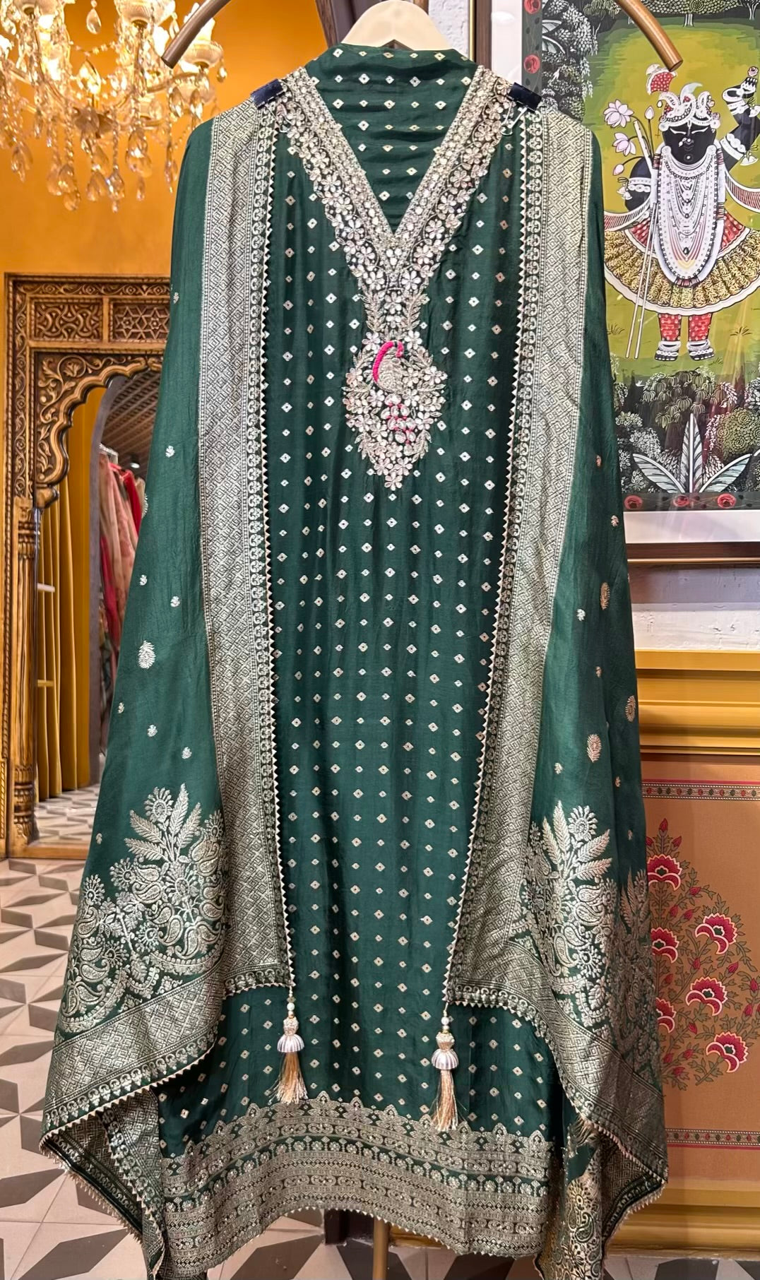 Zarfeenah Banarasi Suit (Green)