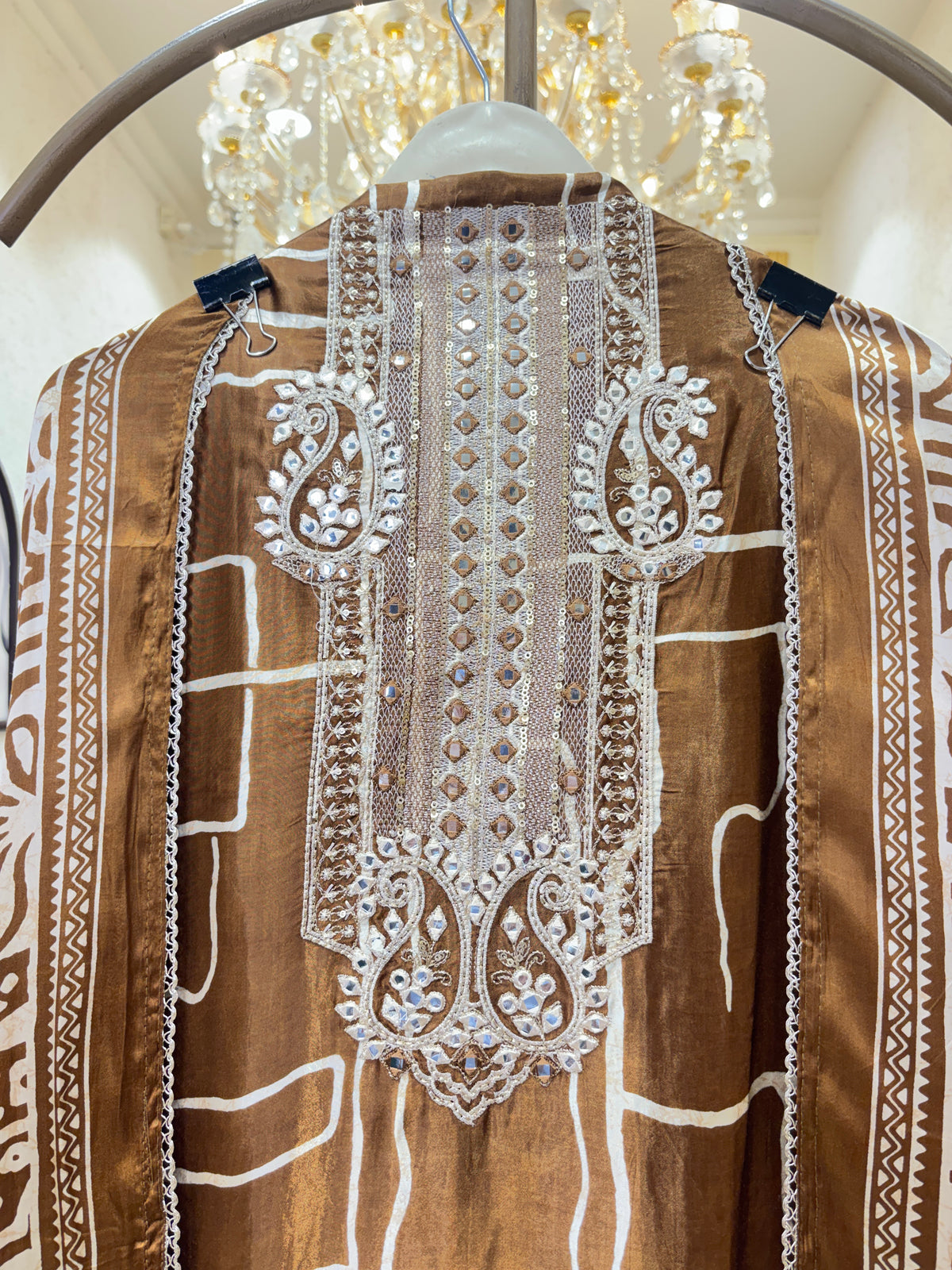 Gulsheesh Gaji Suit