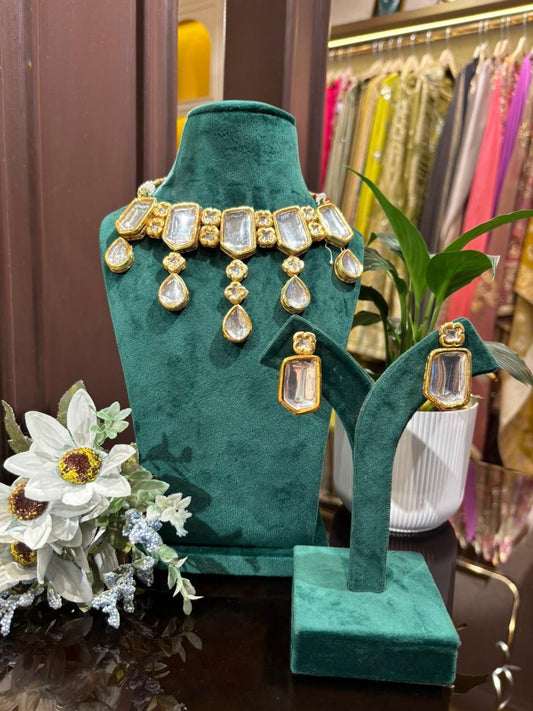 Zehraaya Noor Kundan Set