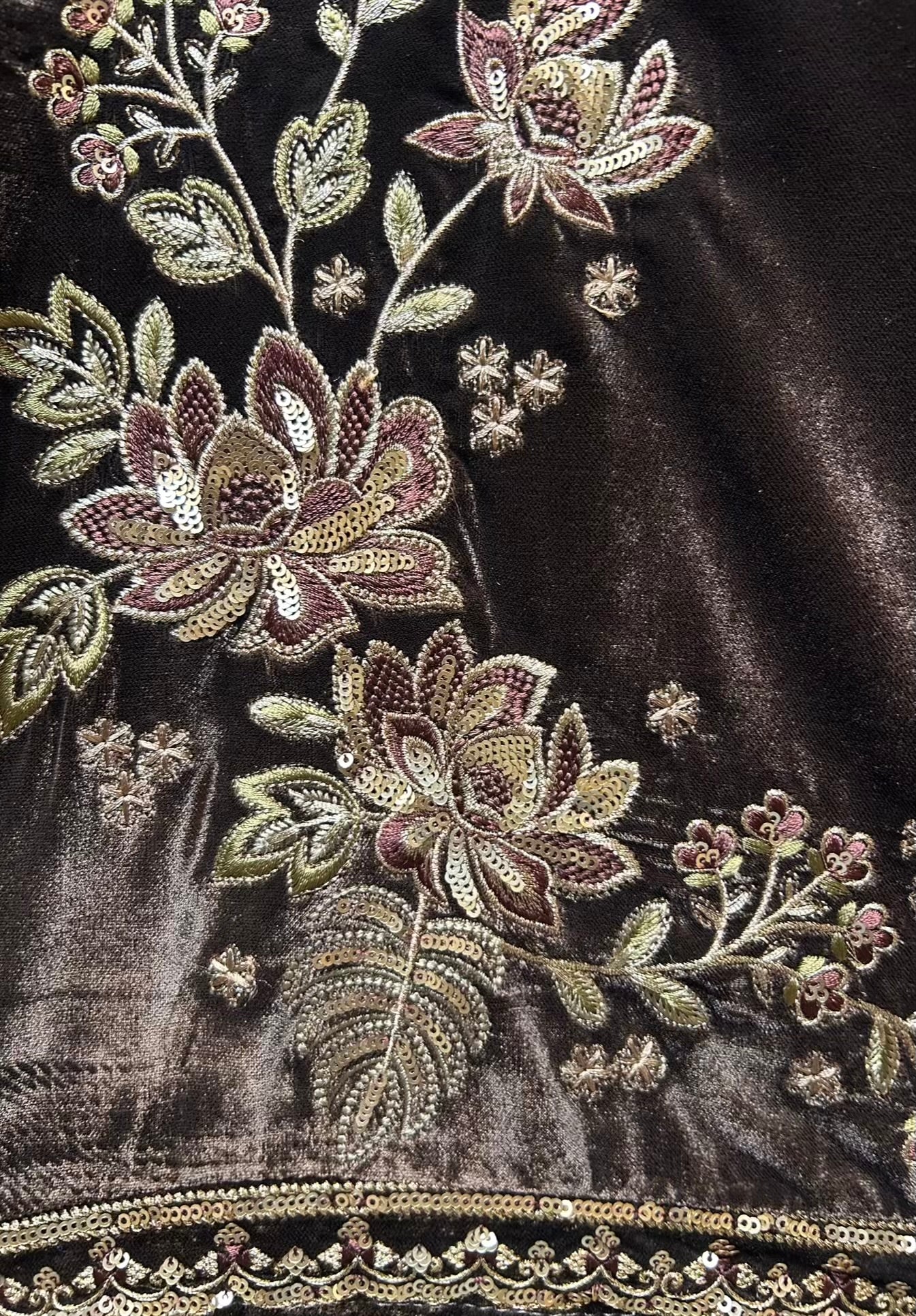 Nayab-é-Velour (Brown)