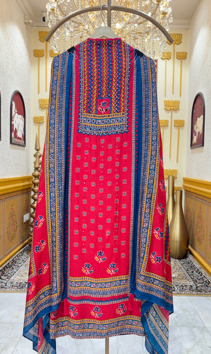 Zarmeen Lehriya Suit
