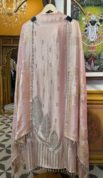 Zahira-é-Noor Suit (Pink)