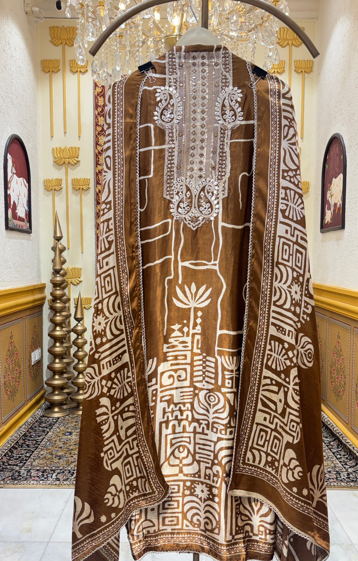 Gulsheesh Gaji Suit