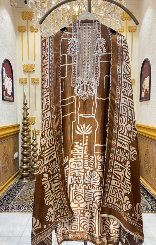 Gulsheesh Gaji Suit