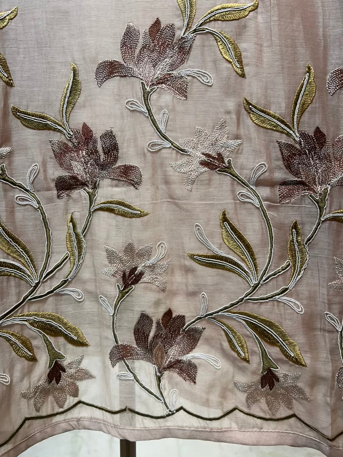 Sahira Dori Naqsh Suit (Peach)