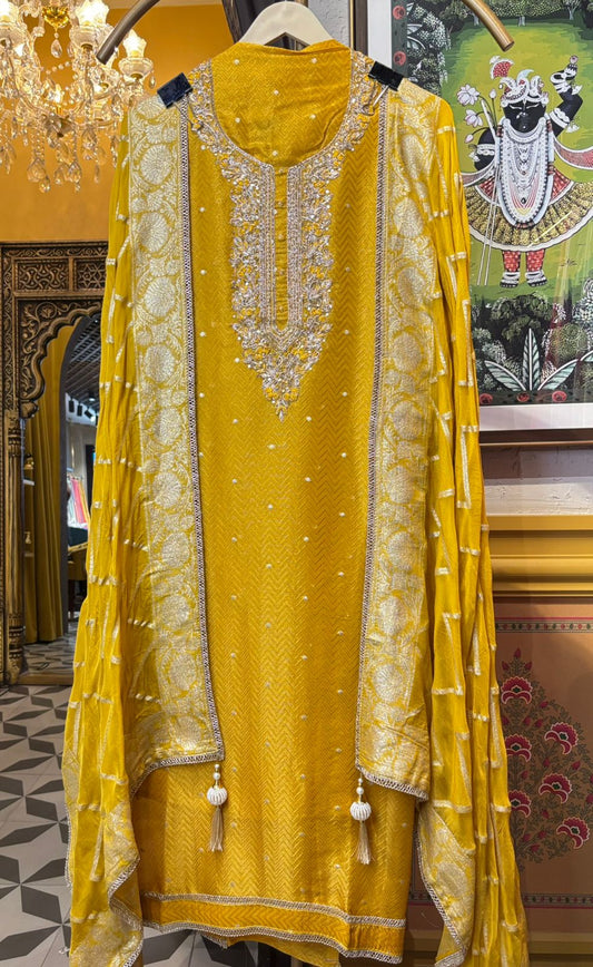 Parizaad Organza Suit (Yellow)