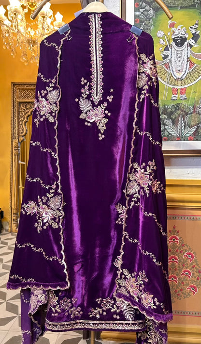 Nayab-é-Velour (Purple)
