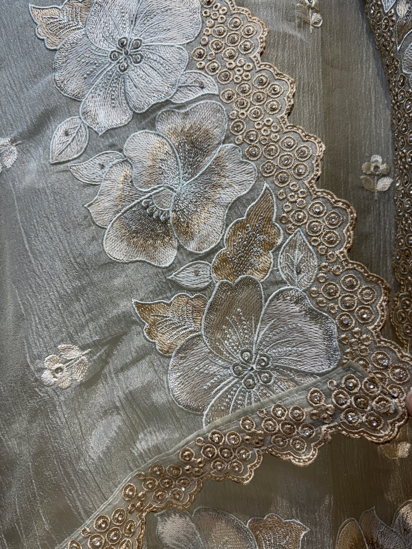 Mahira Stonecraft Suit