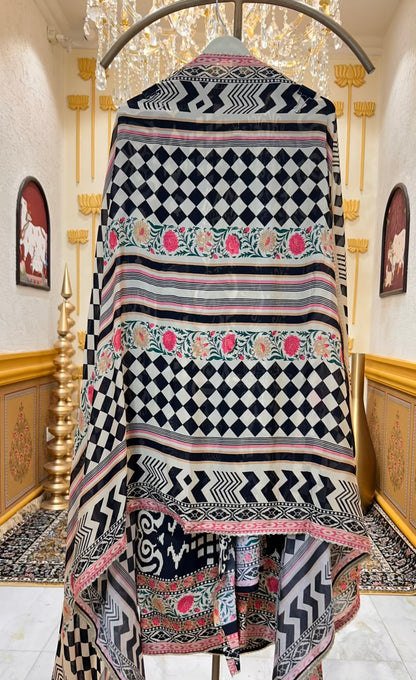 Sarvani Ikkat Tara Suit (Black)