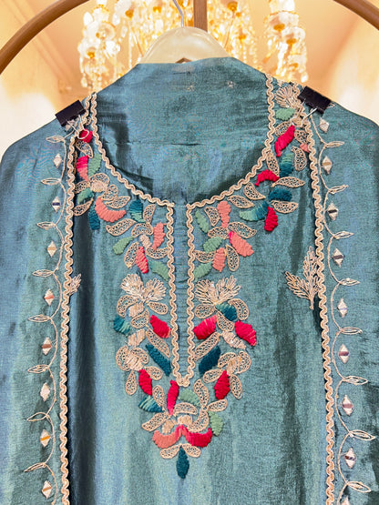 Sunehri Noor Organza Suit