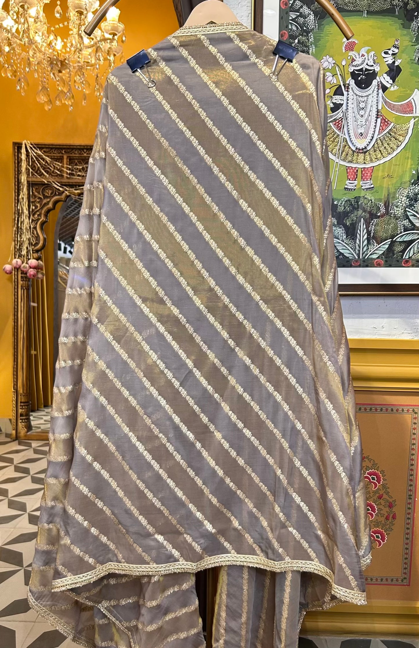 Naaz-e-Kinnari (Silver Grey)