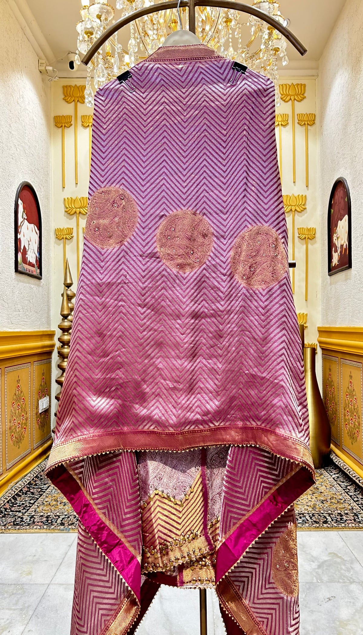 Vaibhavya Banarasi Suit
