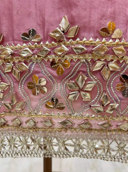 Eshira Gota Charm Suit (Pink)