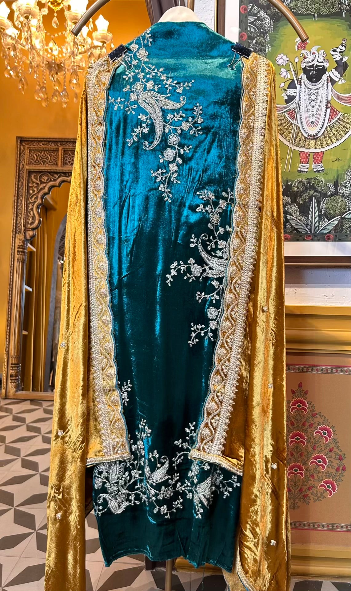 Noormira Velvet Suit (Green)