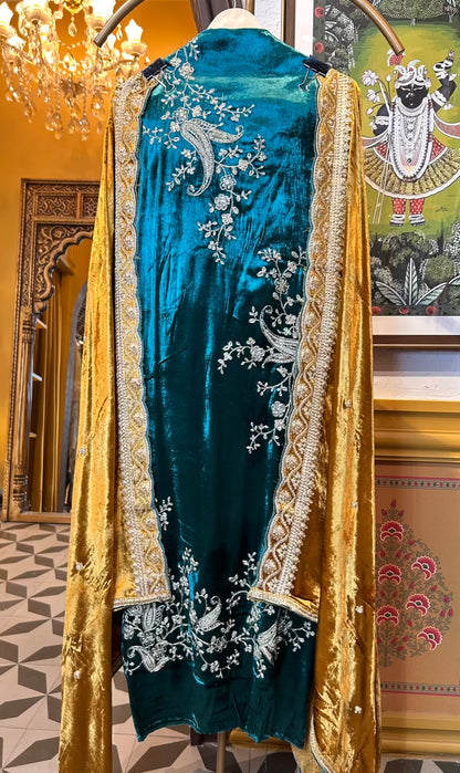 Noormira Velvet Suit (Green)