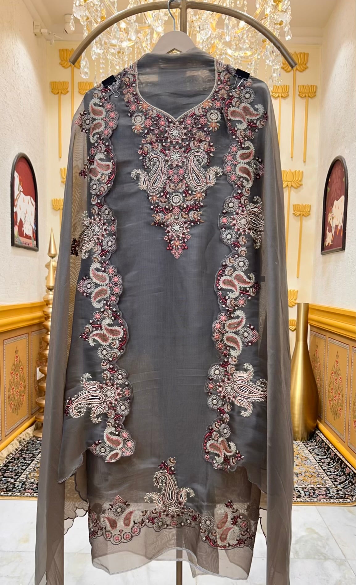 Sarini Motidar Suit (Brown)