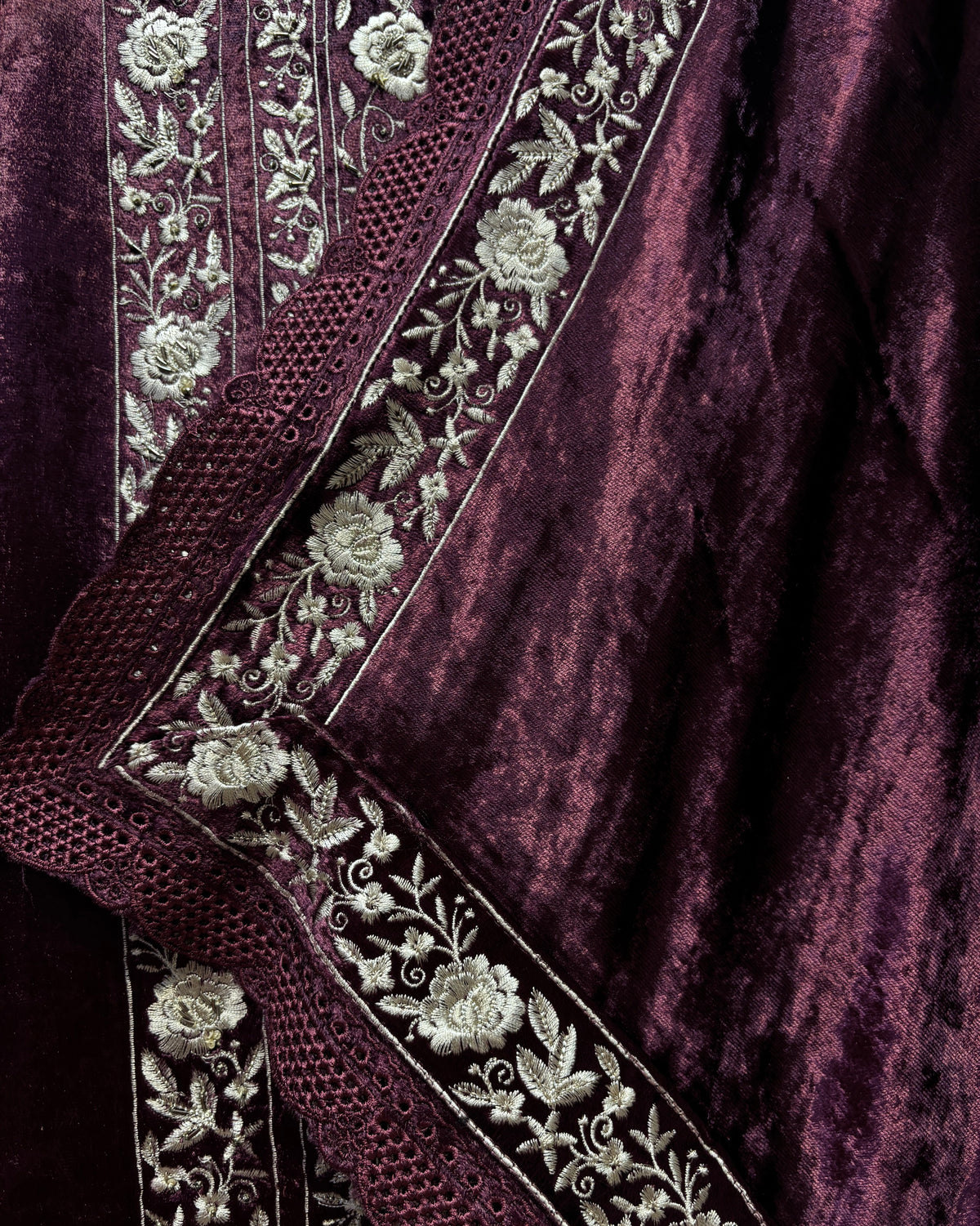 Zarvelvet Royale Suit