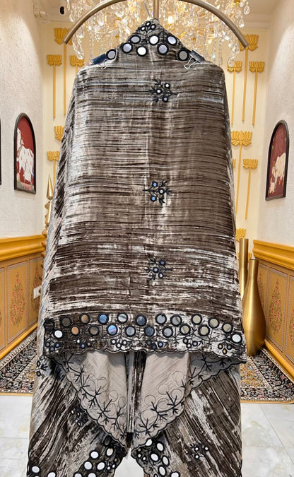 Mehrveen Crush Velvet Royale Suit (Brown)