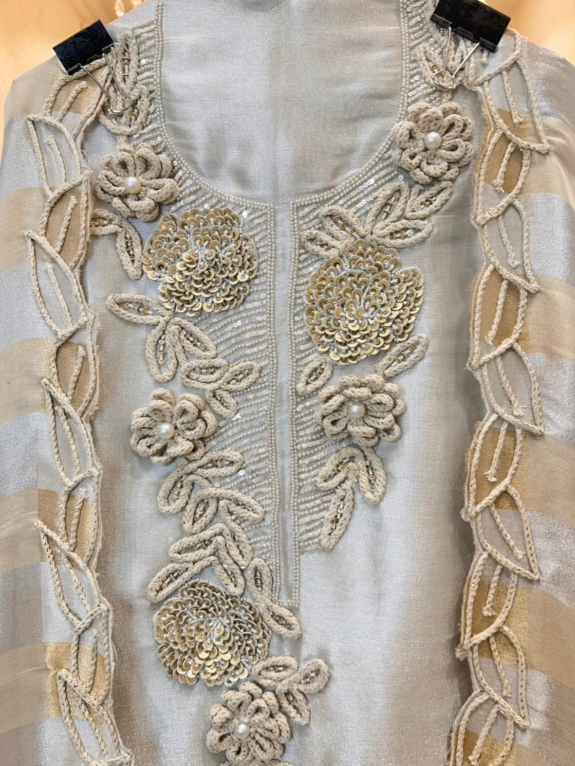 Sarviza Shimmer Zari Suit (Ivory)