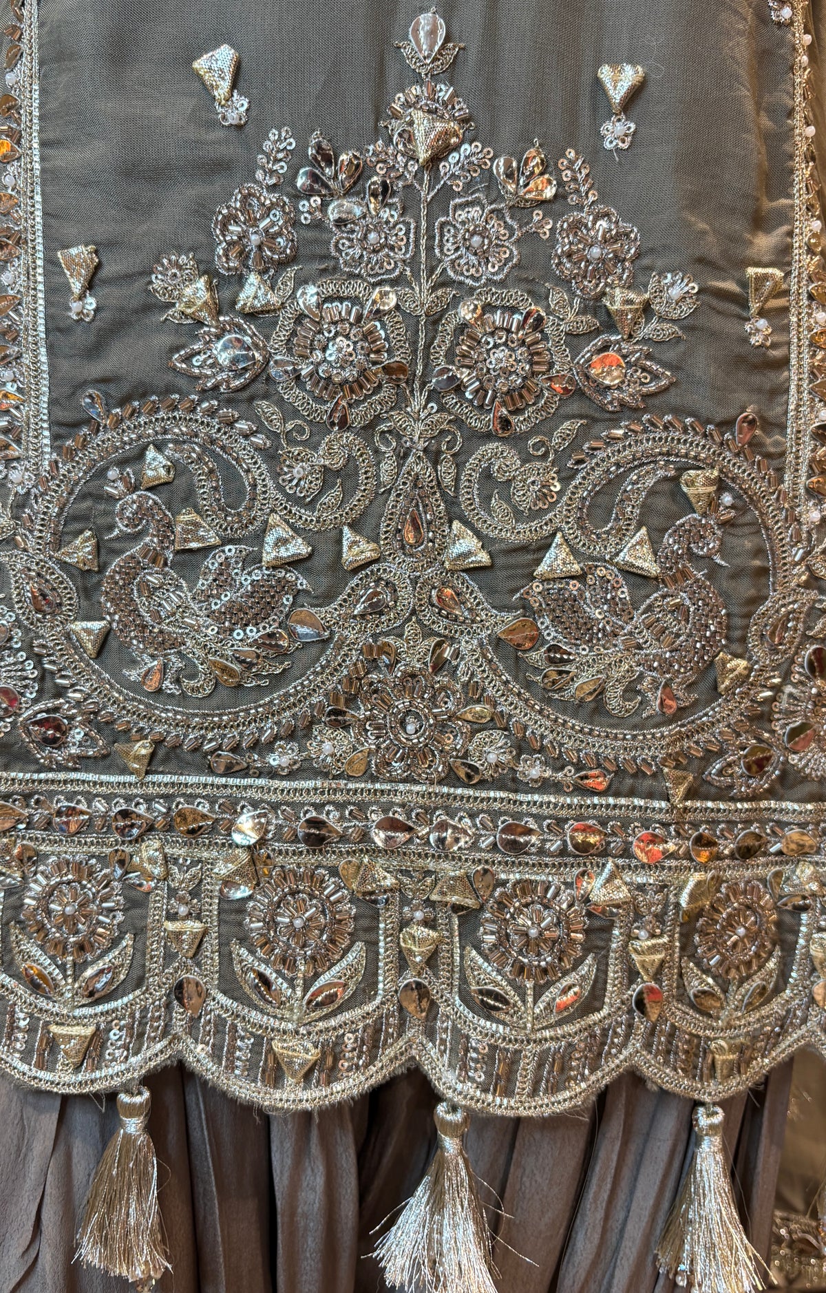 Adaa-e-Khaas Farshi Suit