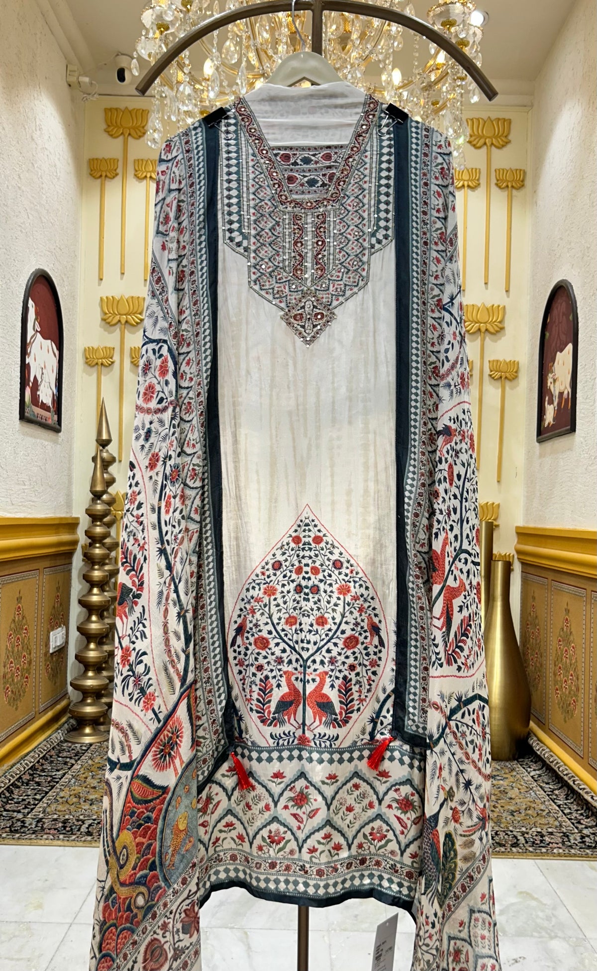 Abeerika Crepe Suit