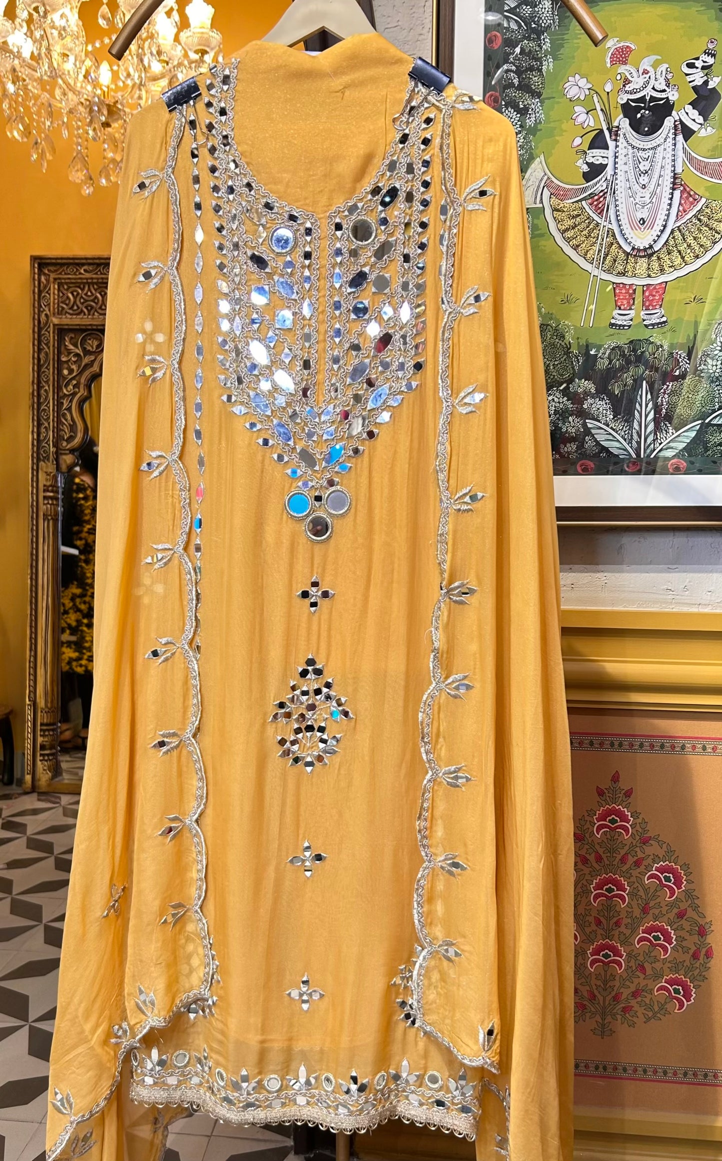 Chamakte Naqsh Suit (Yellow)