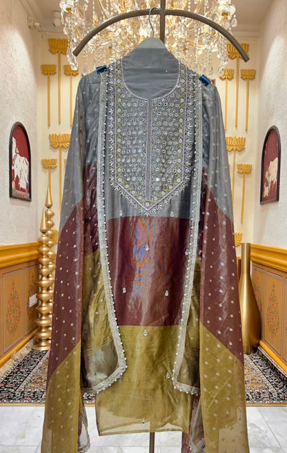 Mahveen Banarasi Glint Suit (Brown)
