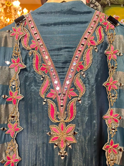 Zareen-é-Tasveer (Peacock Blue)