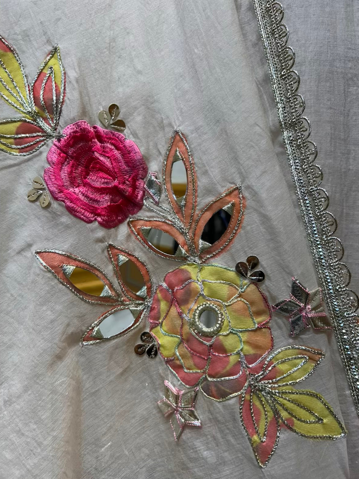 Virasa Gota Mirror Suit (Ivory)