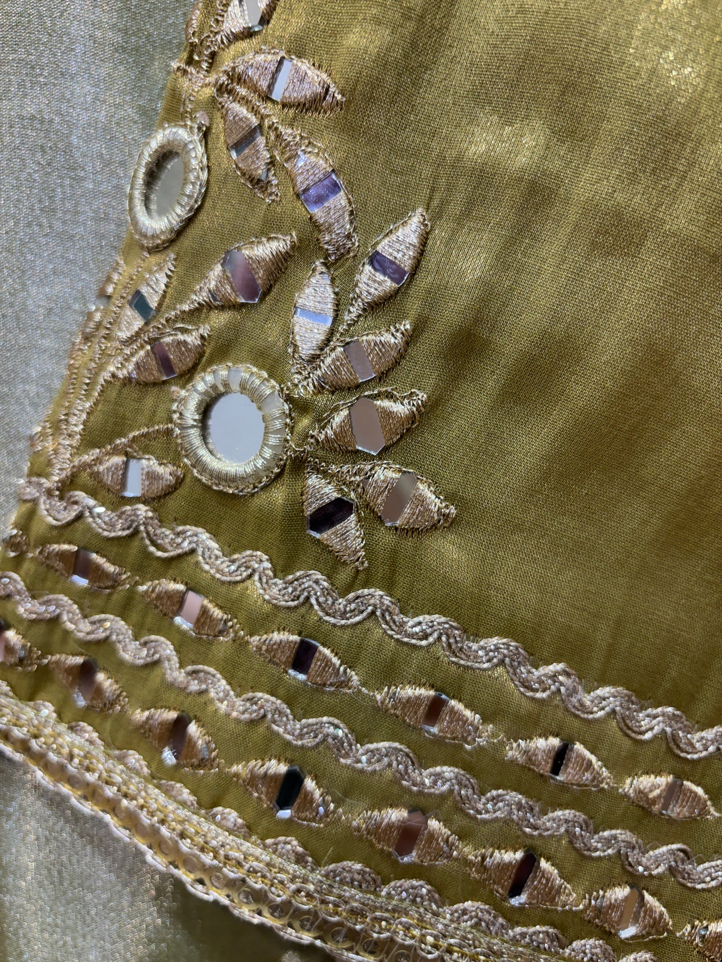 Aafreen Mirror Organza Set