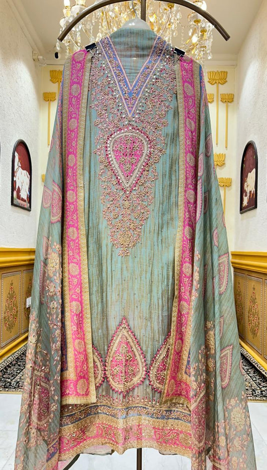 Ruhviana Mul Suit