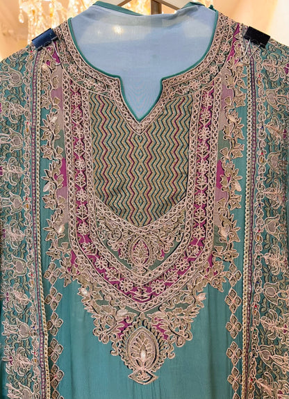 Zarimeh Aari Naqsh Suit (Green)