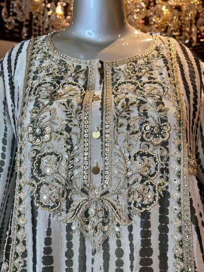 Aabrooza Farshi Anarkali Set