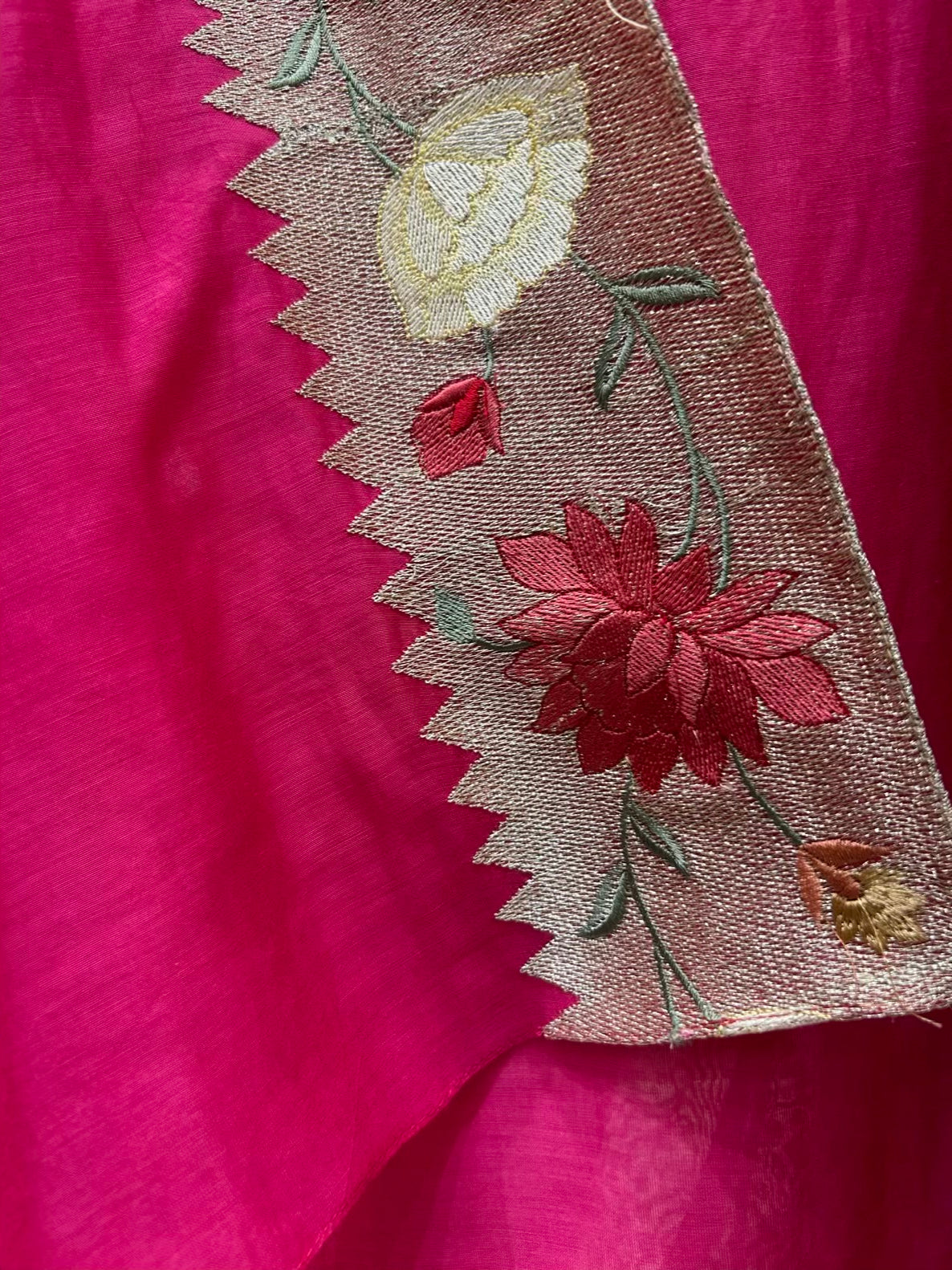Aarini Zari Chanderi Suit (Magenta)