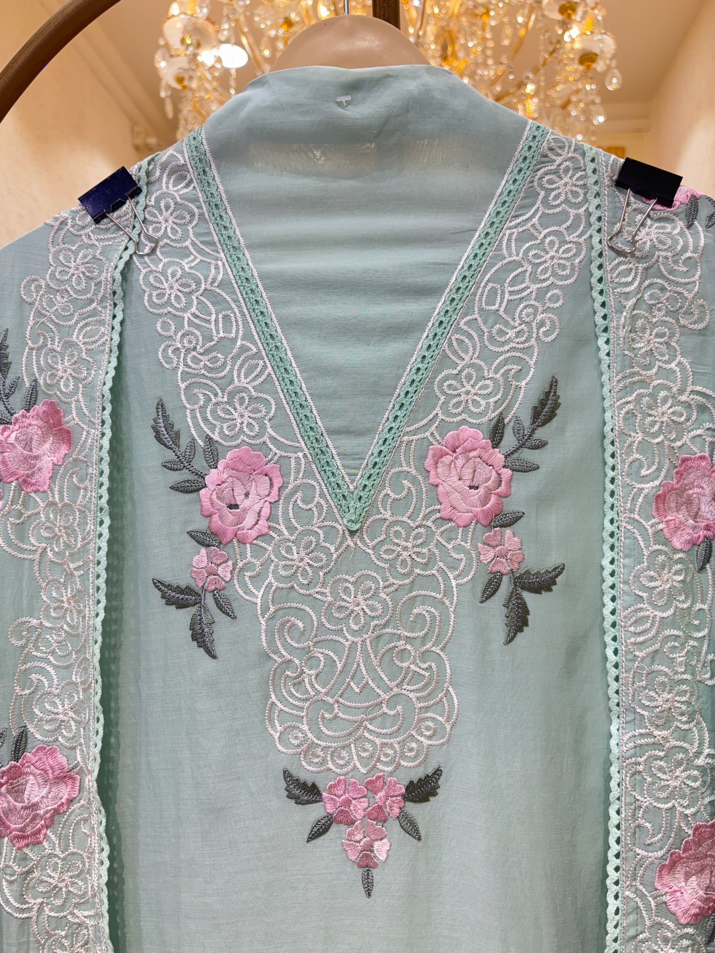 Noorza Thread Chanderi Suit