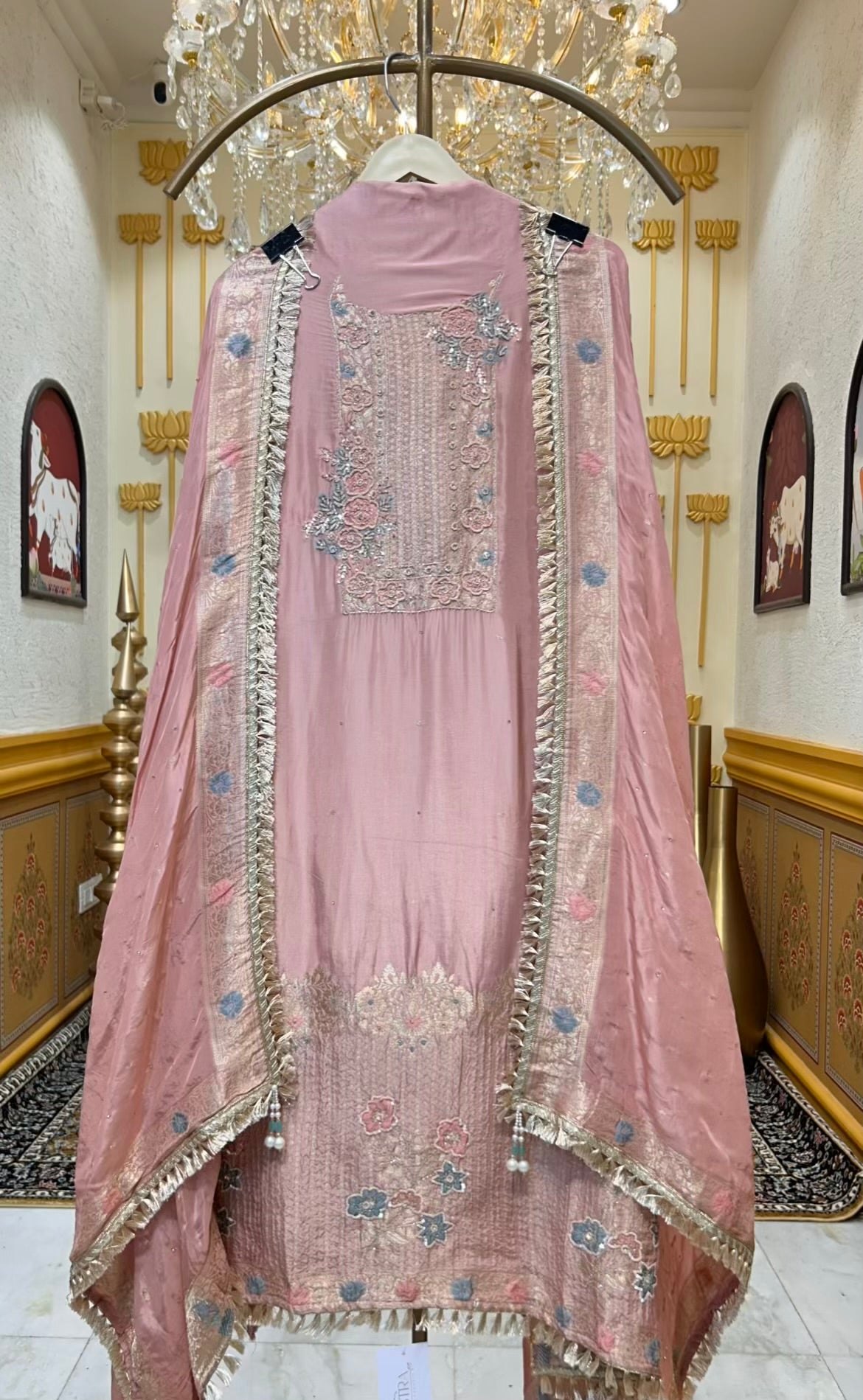 Zarvani Banarasi Heirloom Suit (Peach)
