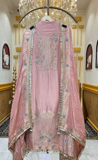 Zarvani Banarasi Heirloom Suit (Peach)