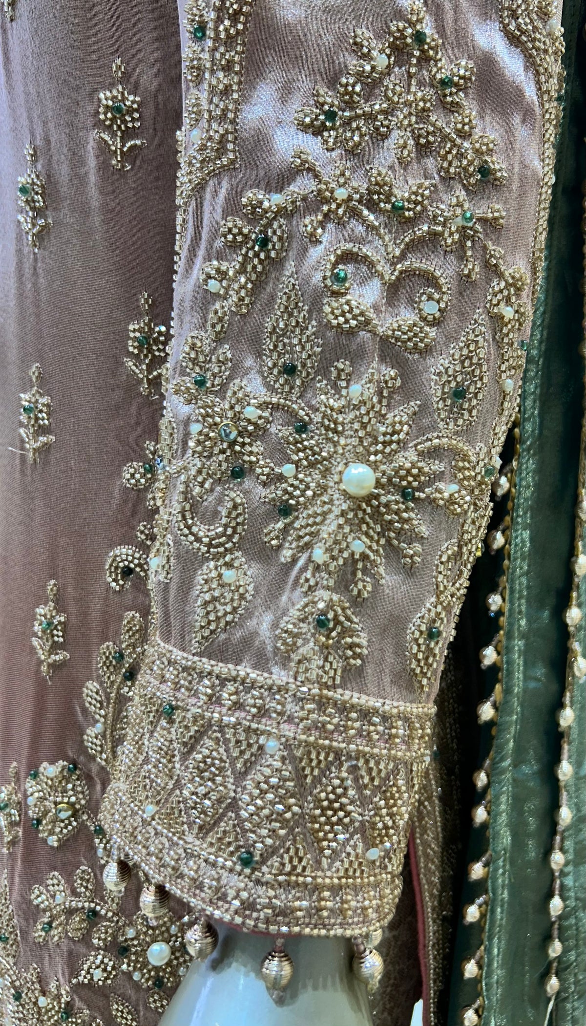 Dilruba Farshi Suit