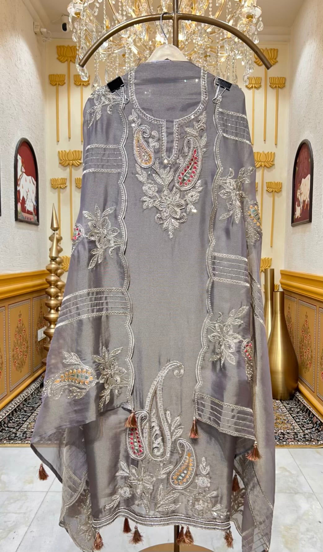Zehraani Cutdana Élan Suit (Silver Grey)
