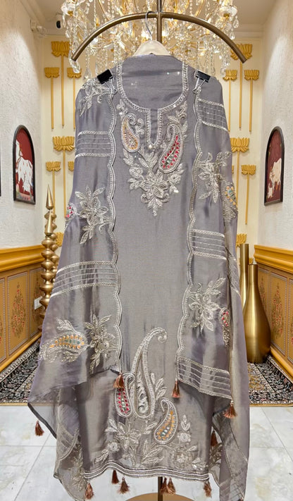 Zehraani Cutdana Élan Suit (Silver Grey)