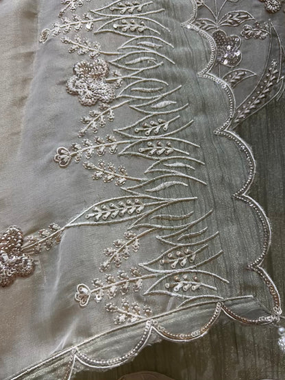 Arezya Sequin Thread Suit (Pista Green)