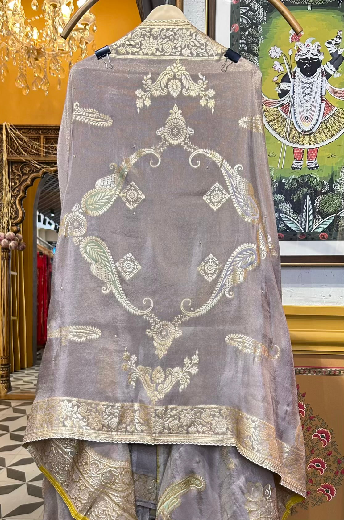Zarqa-e-Husn (Silver Grey)
