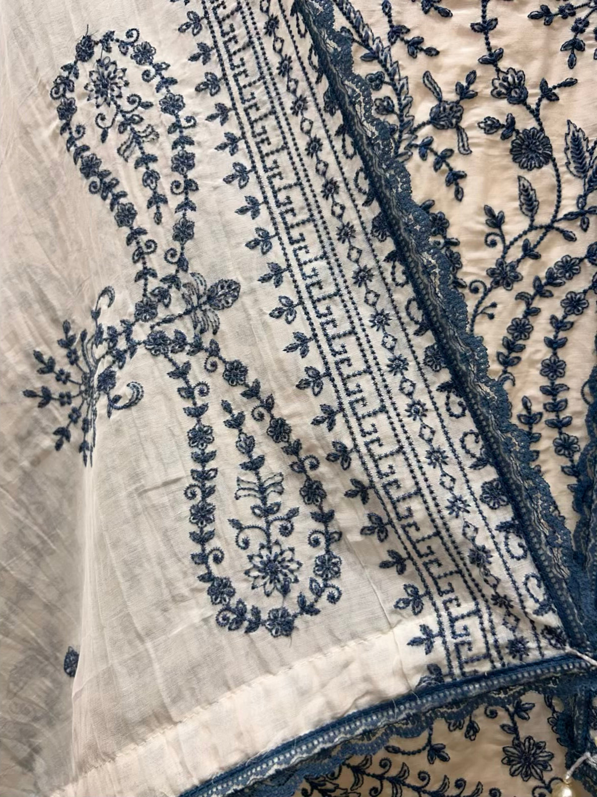 Elara Chanderi Threadloom Suit (White & Grey)