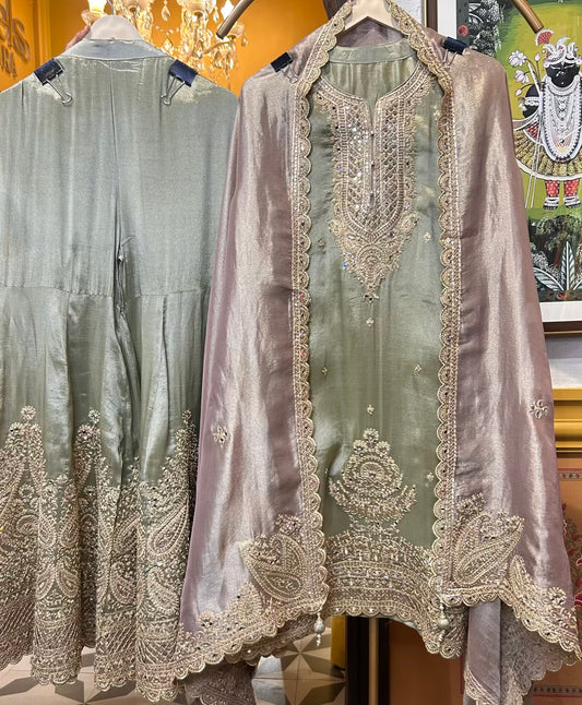 Naureena-é-Noor (Green)