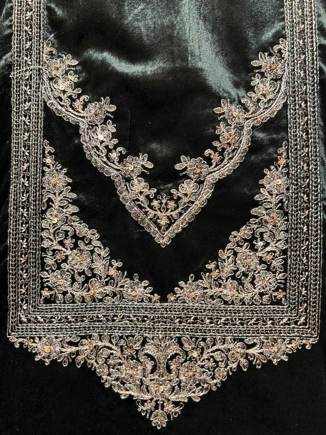 Hoorain-é-Velvet Suit (Green)
