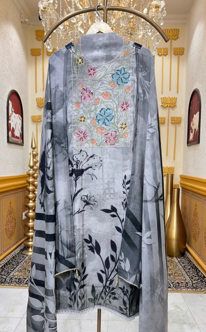 Zehna Pearl Line Suit (Light Grey)