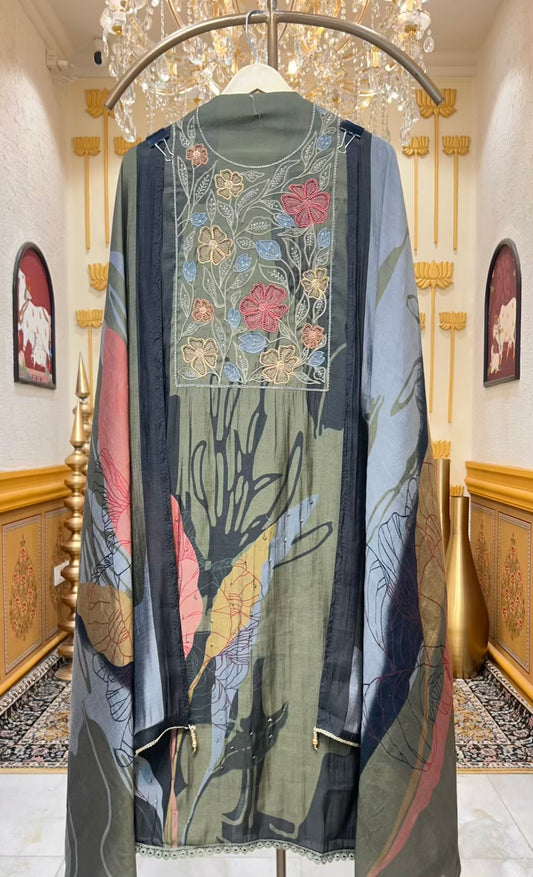 Zehna Pearl Line Suit (Mehendi Green)