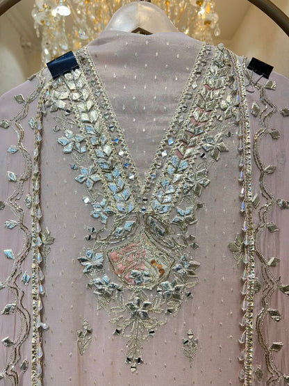 Zarmina Gota Dana Élan Suit (Pink)