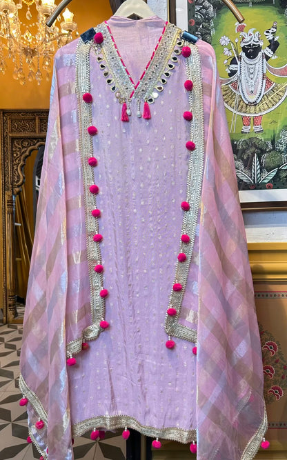 Mehvaira Organza Suit (Pink)